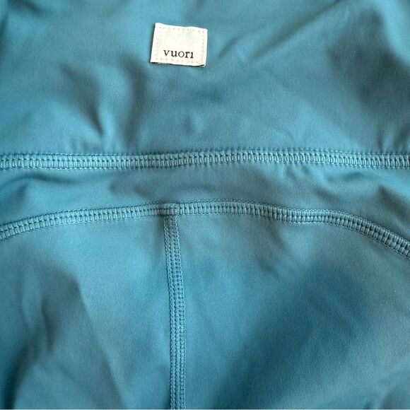 Vuori Stride Women's Legging Like New Condition Rip Tag Dark Luna Teal Small - Picture 5 of 10